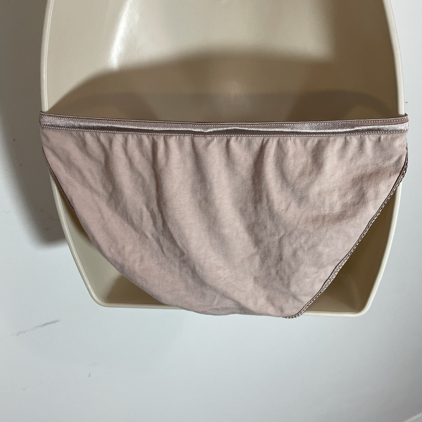 VTG MAIDENFORM STRING BIKINI SATIN ACCENTS TAUPE Skin Tone SZ 7 SATIN/COTTON New