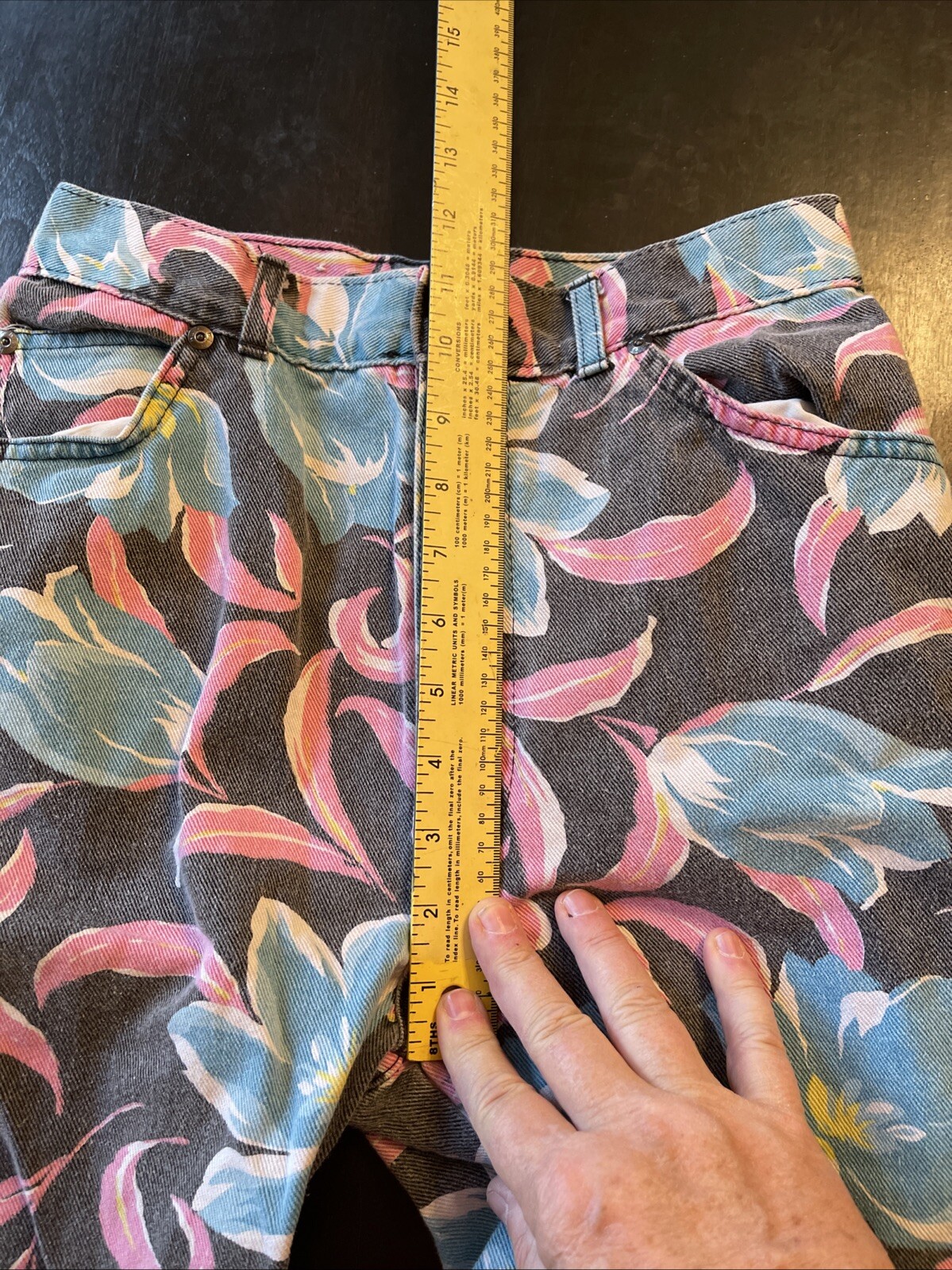 Vtg 1980s Juniors Sunset Blues Chic Floral Black Denim Tapered Leg Pants 27X28
