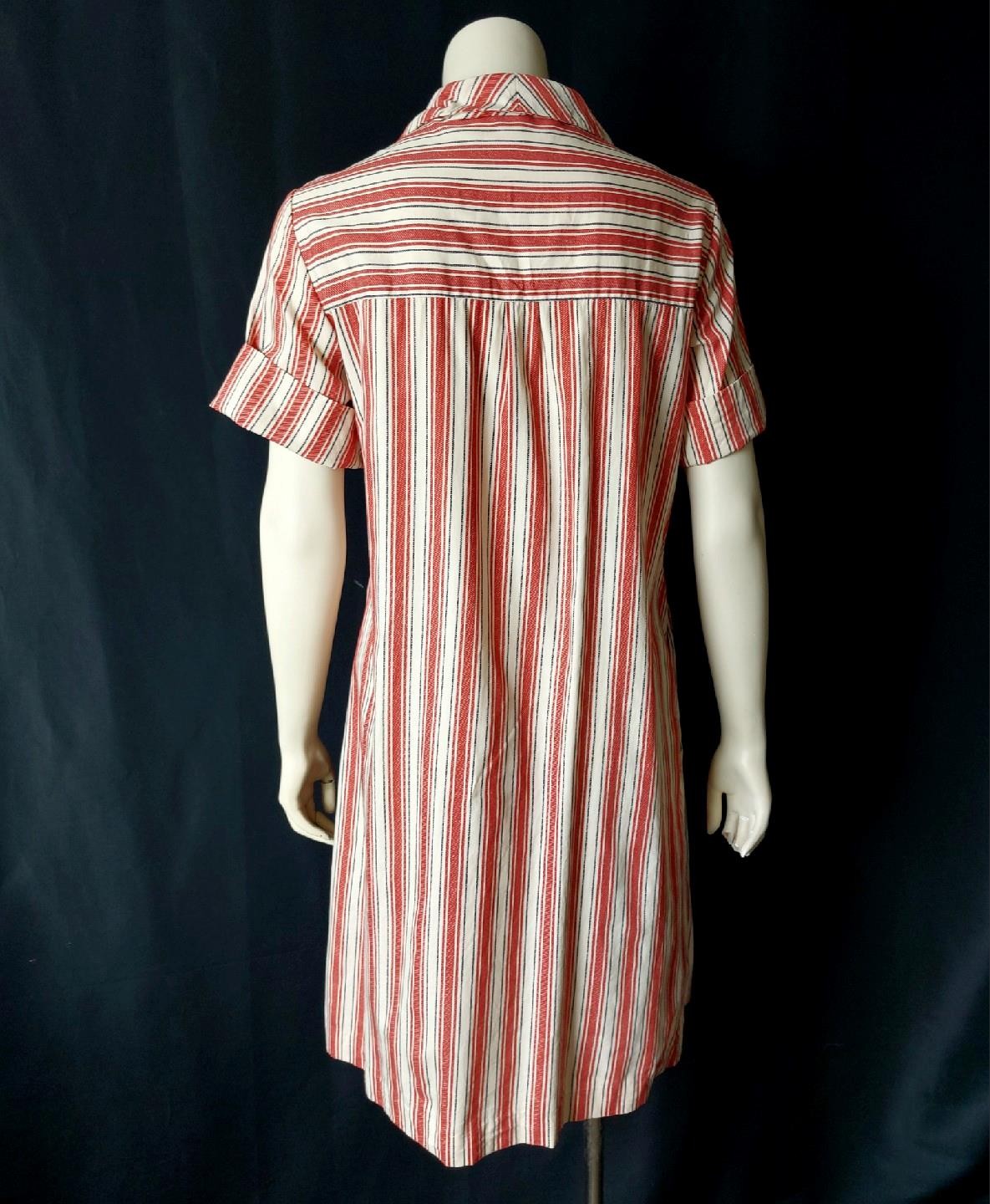 RED CANDY STRIPED 1960s Vintage Buttonfront Shift HOUSE DRESS – 42 inch waist
