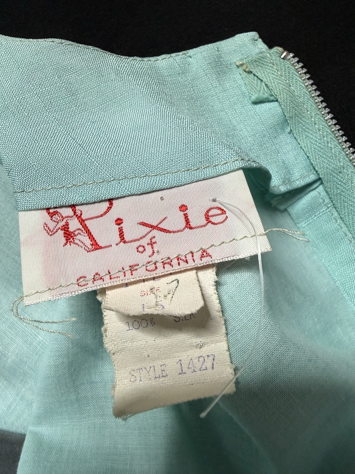 ✨✨1950’s to early 1960’s Vintage Silk Minty Green Dress✨✨ One of a kind