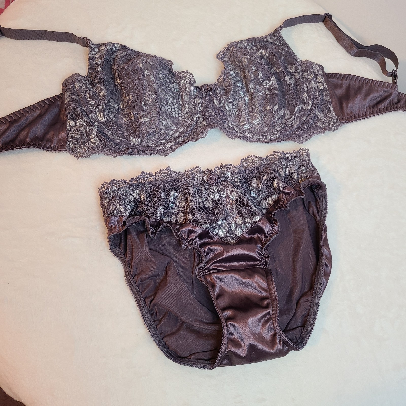 VTG Victoria’s Secret Second Skin Miracle Lace Bra/ Panty Set Size 36C/Sm