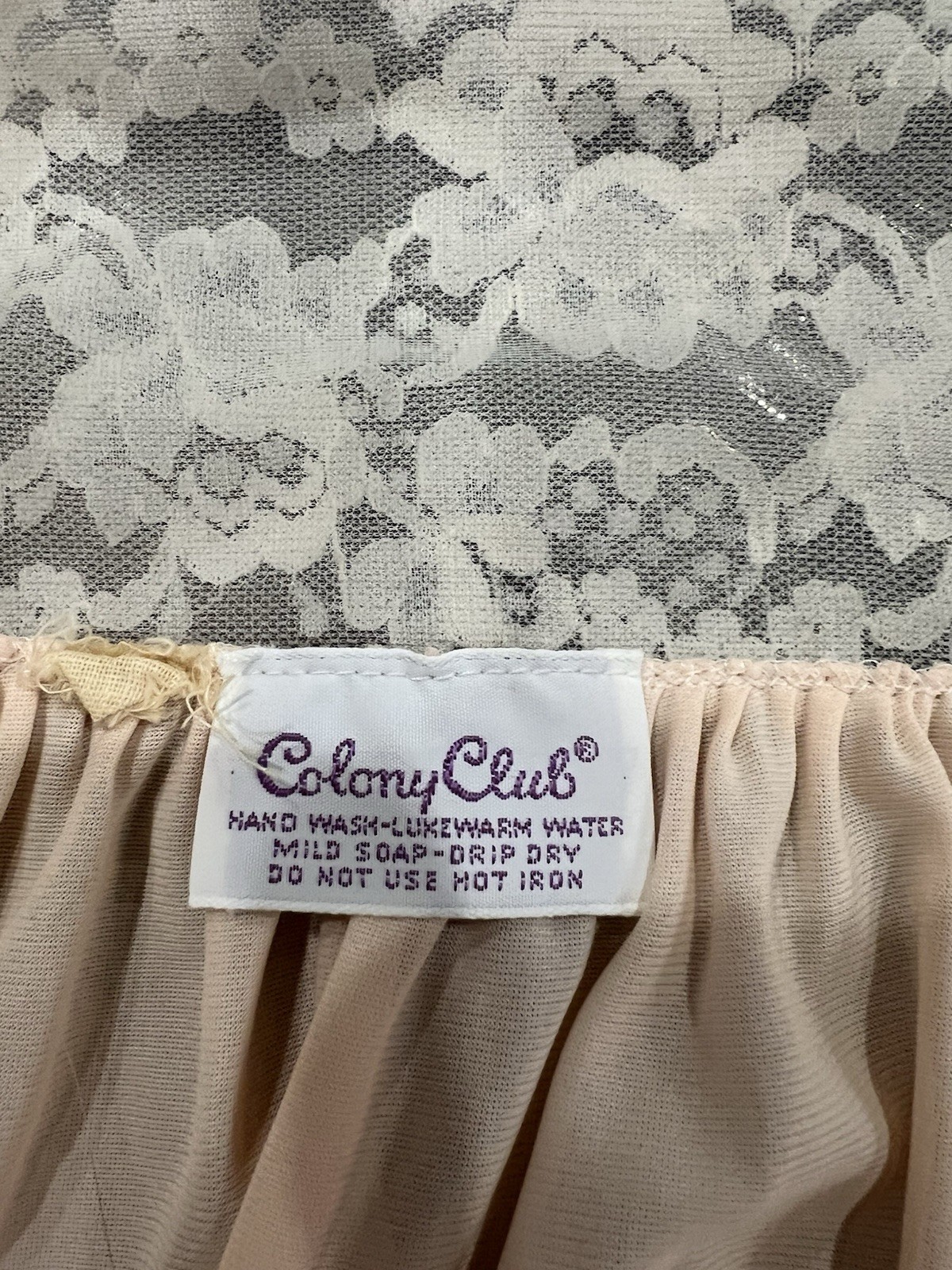 Colony Club Nightgown L Lace Floral Robe Pastel Peach Granny Nylon 60’s 70’s
