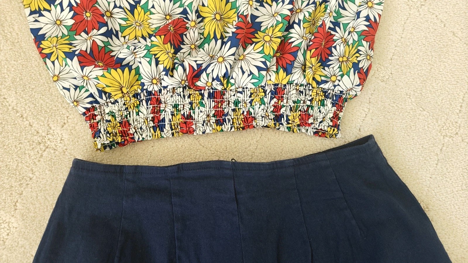 Vintage Moda International Navy Short Shorts & Bright Daisy Blouse Top Outfit