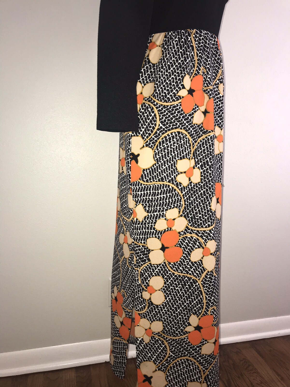 Vintage It’s Better Size XS/S Black Floral Acrylic Double Knit Maxi Dress
