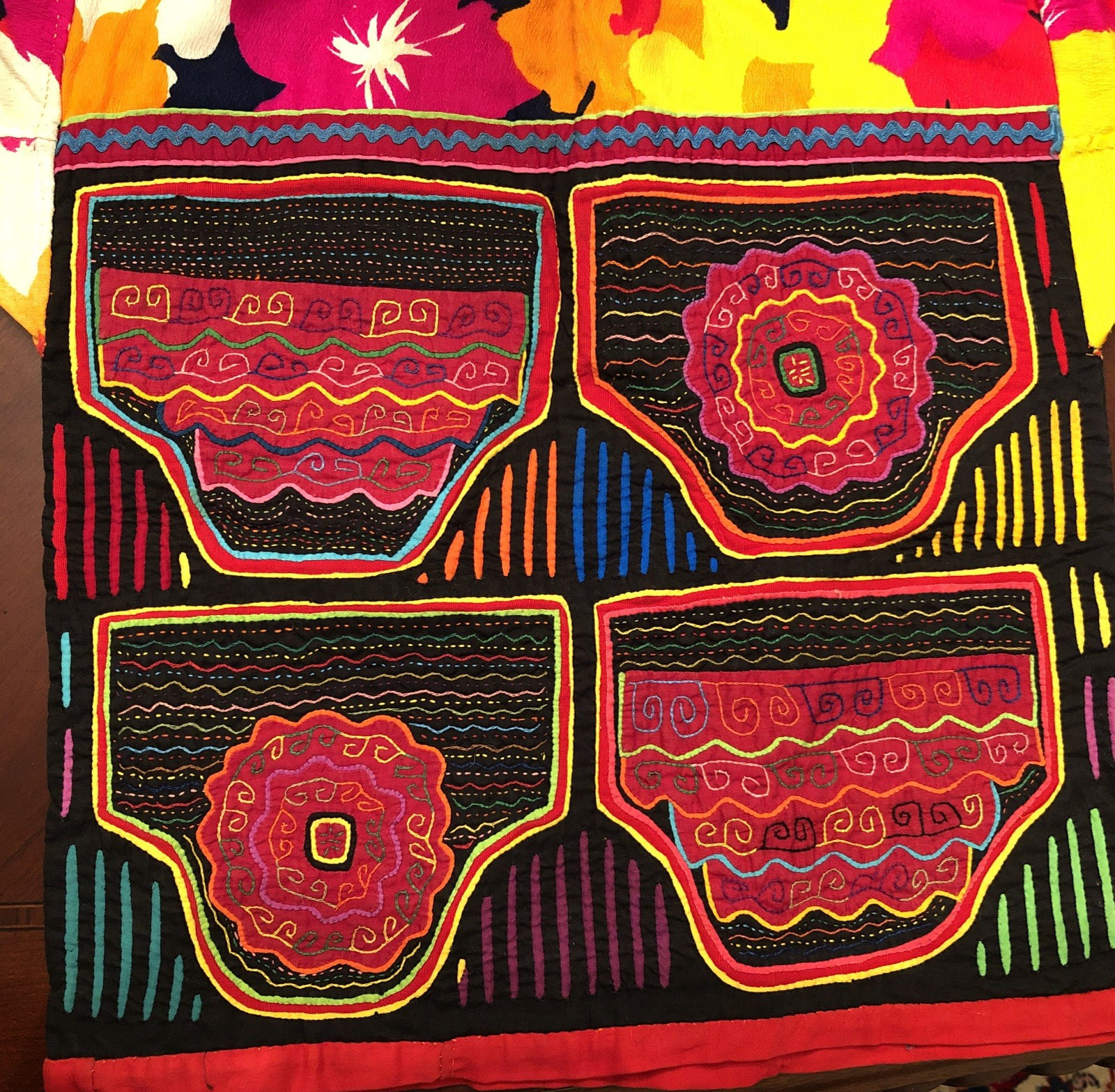 Vintage Kuna Mola Art Blouse Shirt Panama Handmade Floral Embroidered 2 Panels