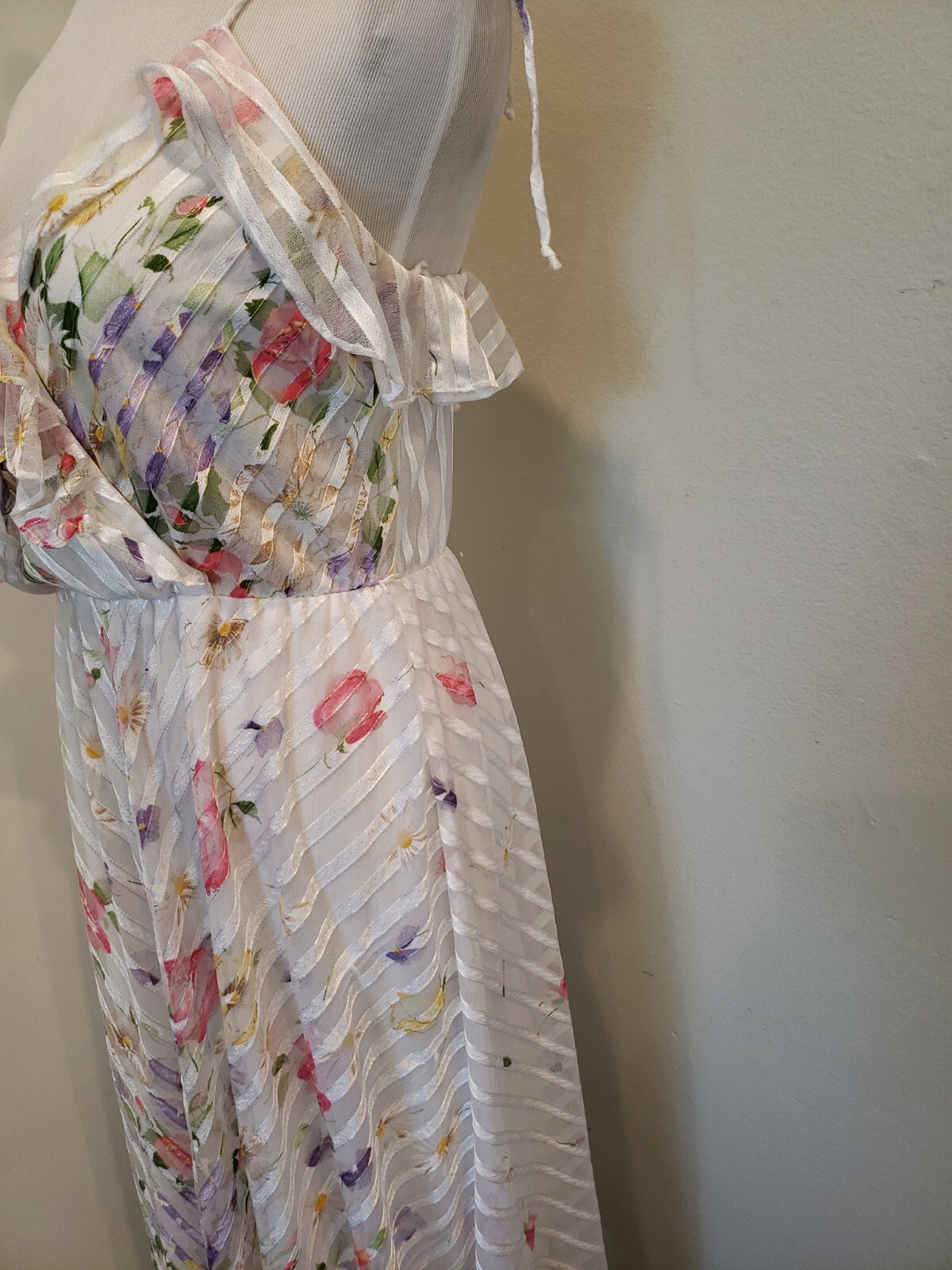 Designed By Wayne Diamond’s Run Ladies White Dress Floral Pink 70s size 7