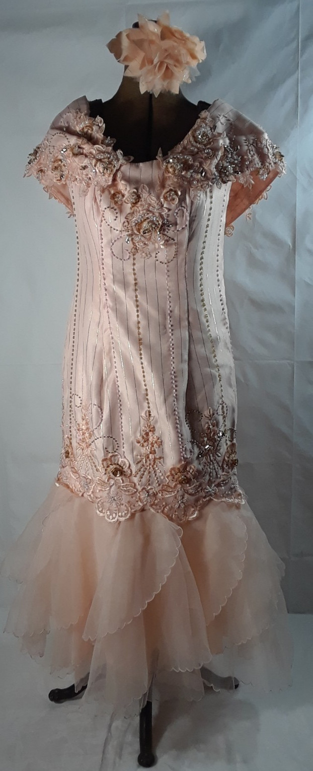 Vintage 50/ 60′ Pink Sequin Beaded Jeweled Appliques Evening Gown Photo for Size