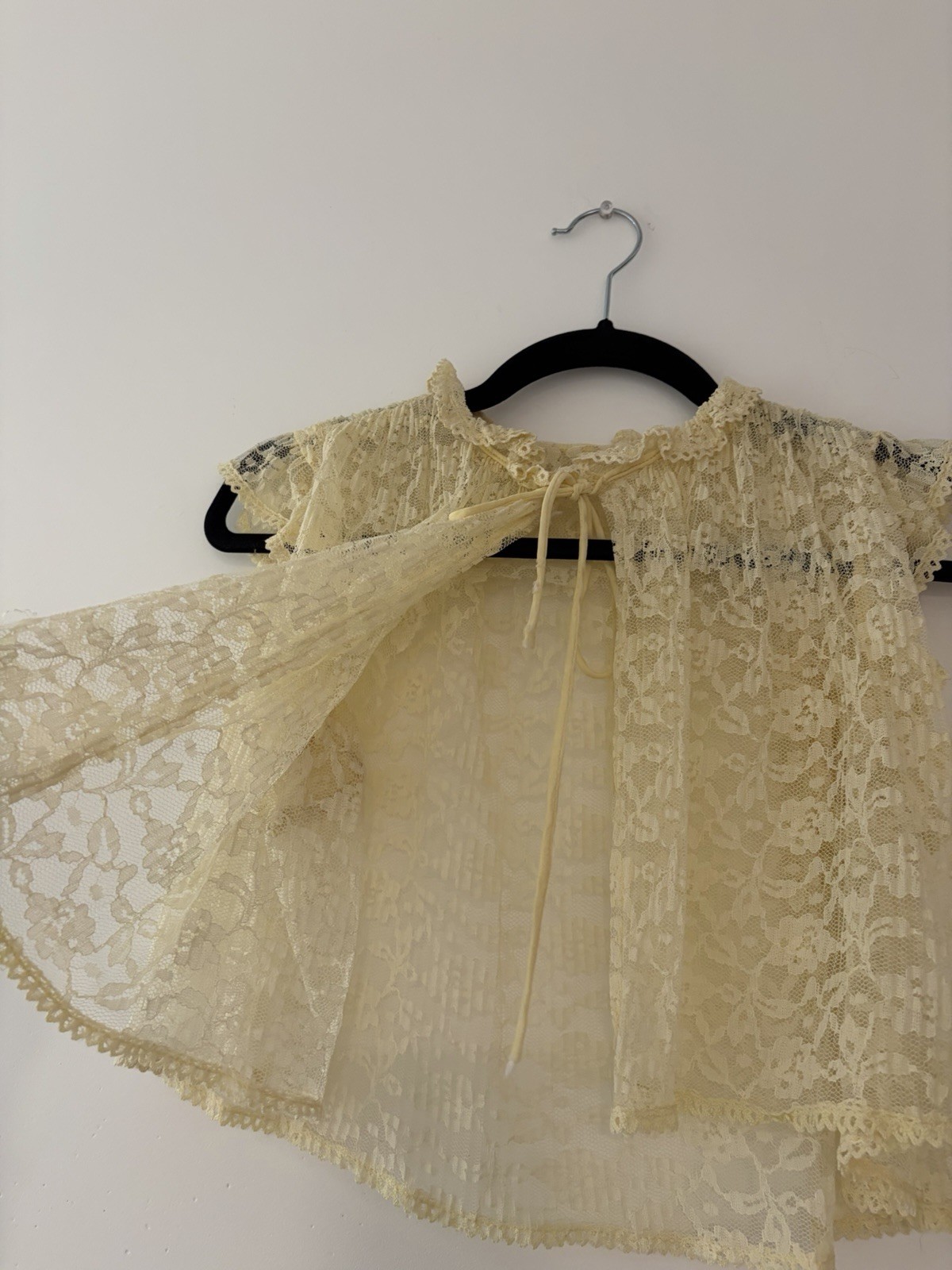 Vintage 60s-70s Lacy Top Women’s Size S Short Sleeve Blouse Yellow lace Coquette