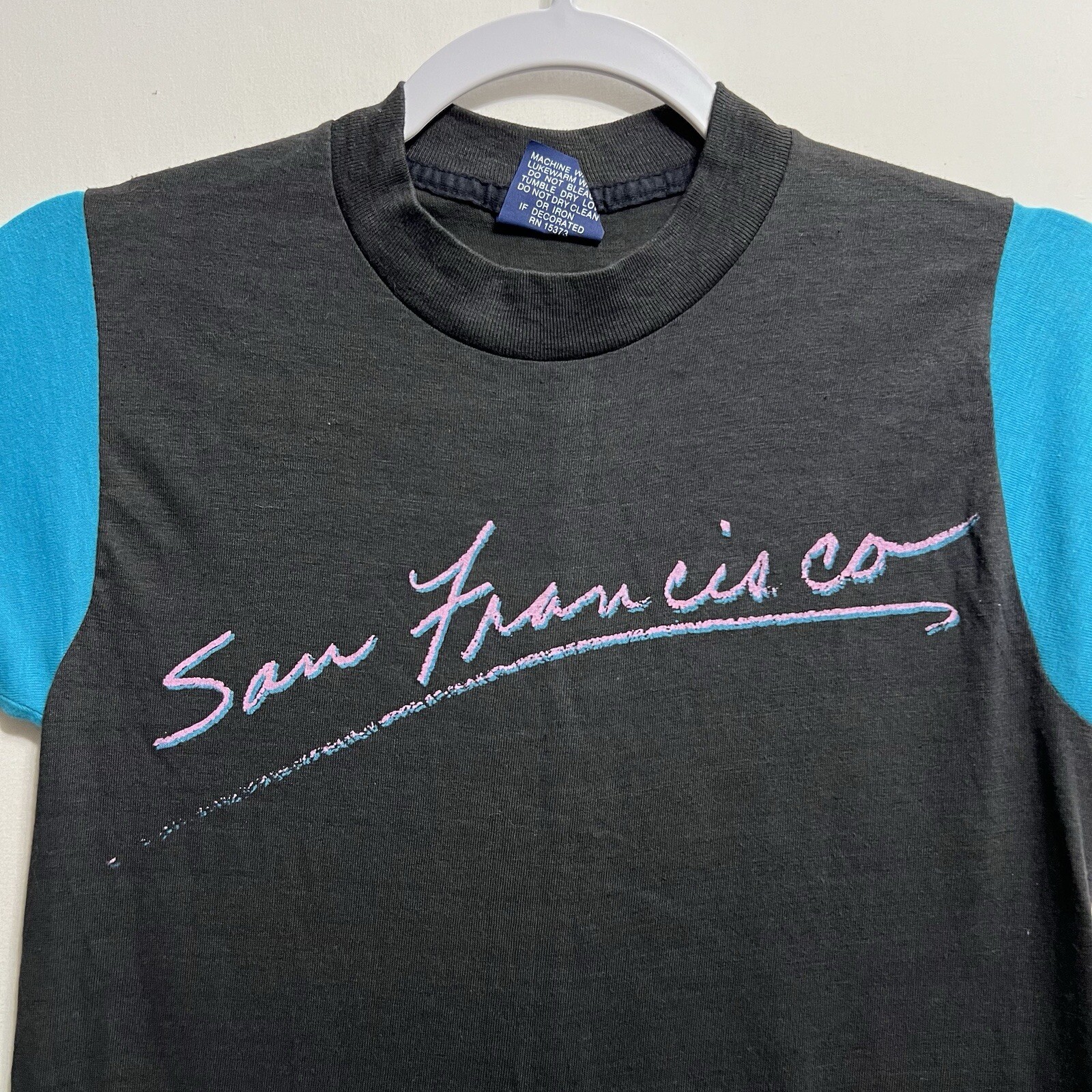 Vintage San Fransisco California Souvenir Tee Shirt Adult SIze Small Black Blue