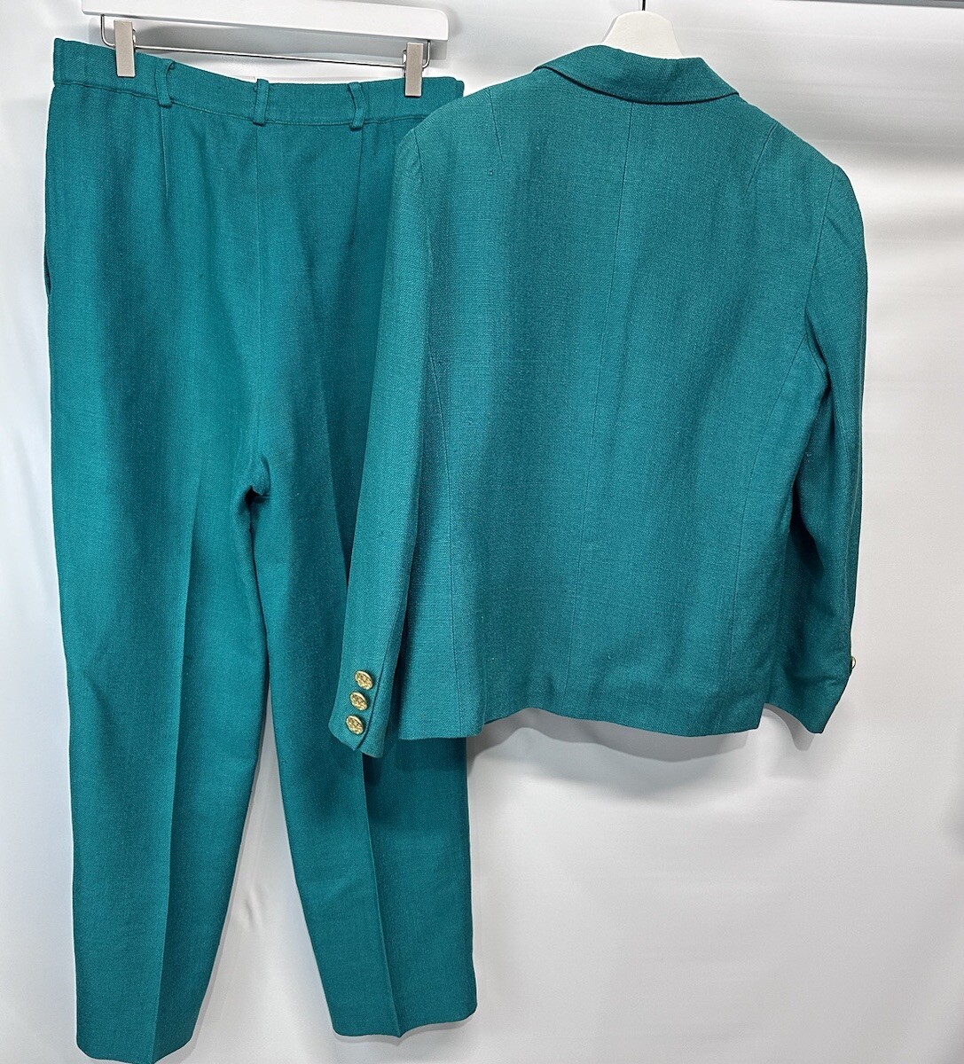 Ann May Vintage 80’sPant Suit 100% Silk Emerald Green Jacket SZ 12 & Pants Sz 14