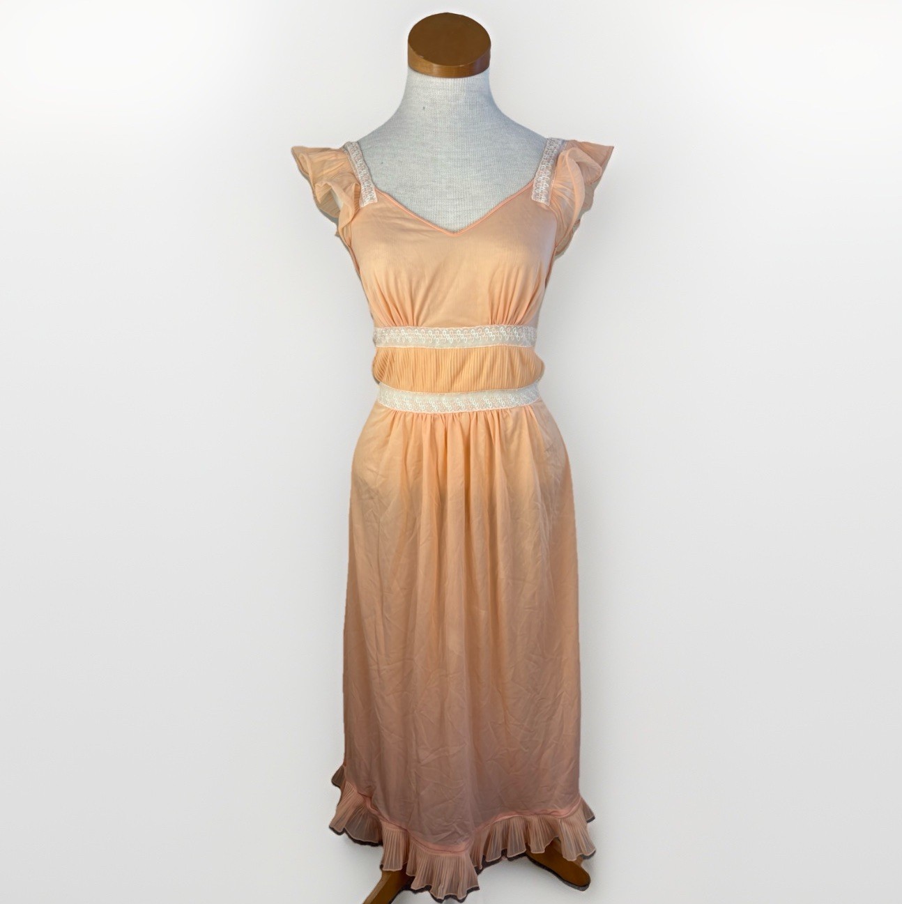 Vtg 50s Luxite Long NIGHTGOWN Gown Lace Flutter Sleeves Peach Ivory Lace Mesh 34