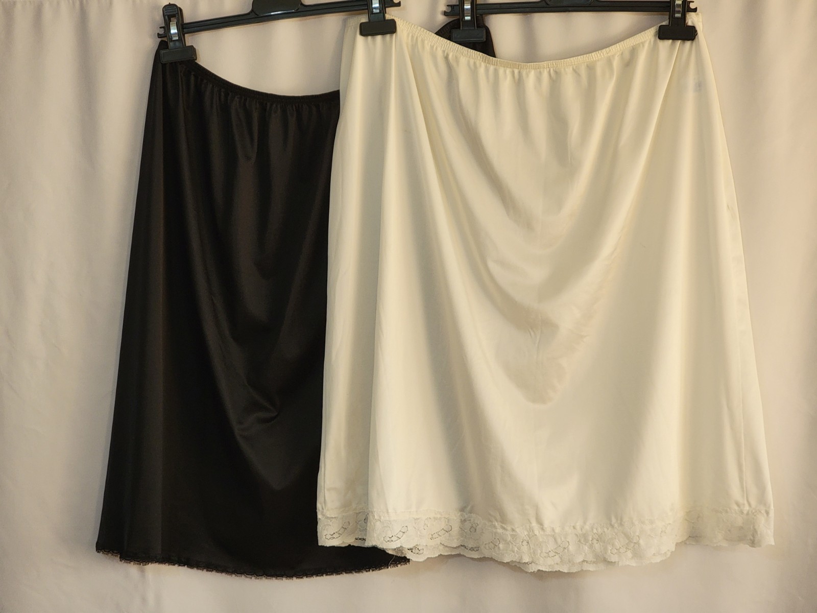 2 VINTAGE NYLON HALF SLIPS SZ XXXL & 3X BLACK & WHITE LORRAINE VANITY FAIR USA