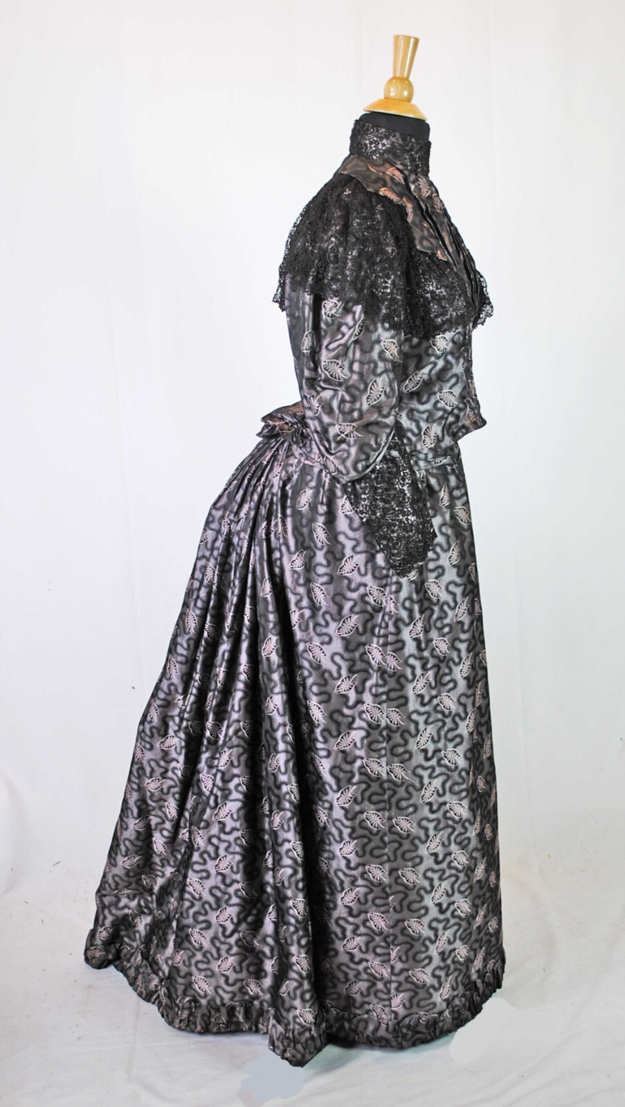VICTORIAN 2 PIECE MAUVE SILK BROCADE VISITING DRESS 1893, MUSEUM DEACCESSION