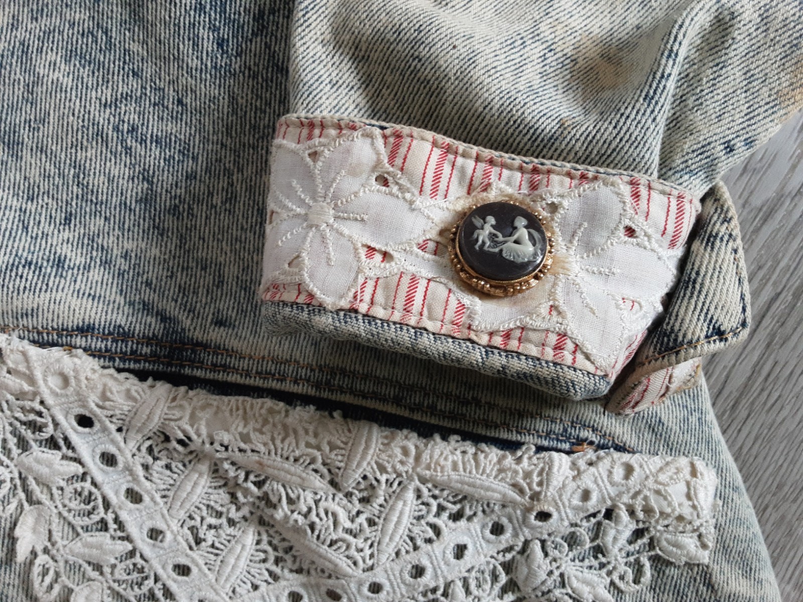 VTG Denim & Old Lace Embellished Jacket Embroidery Boho Chic Cottagecore M-L