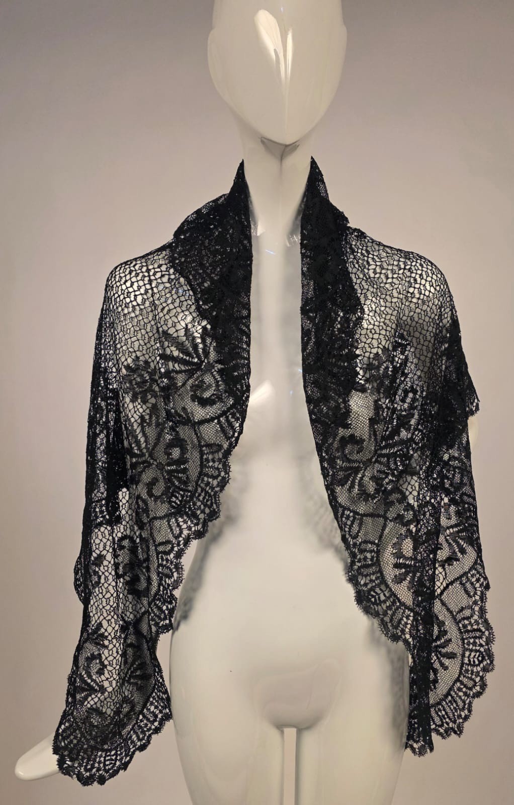 SUPER FINE MID 19TH C HAND MADE SILK CLUNY LACE CAPE FOR DRESS