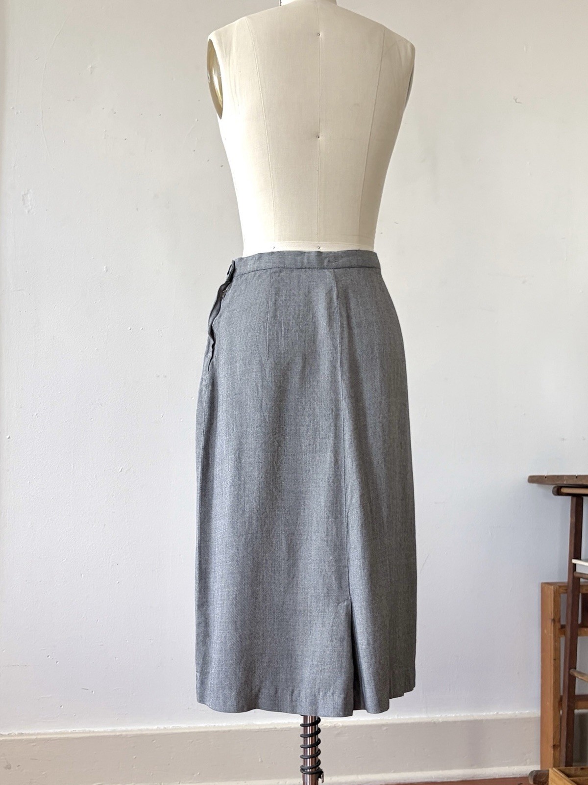 1940s 50s Grey Micro Herringbone Twill A-Line Midi Skirt Rayon Metal Side Zip S