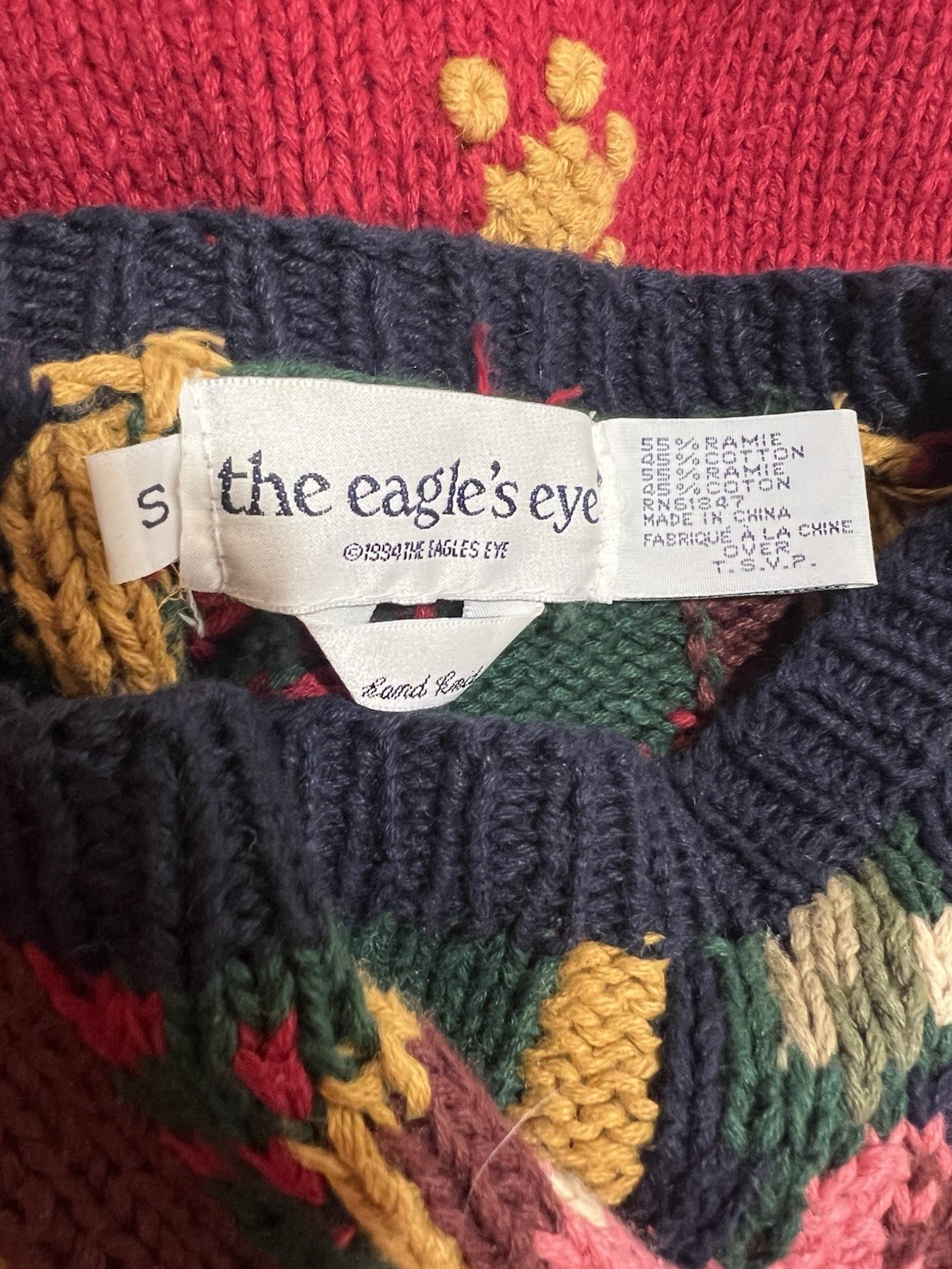 The Eagle’s Eye VTG Holiday Hand Knit Pullover Sweater Gold Tassel Detail Small