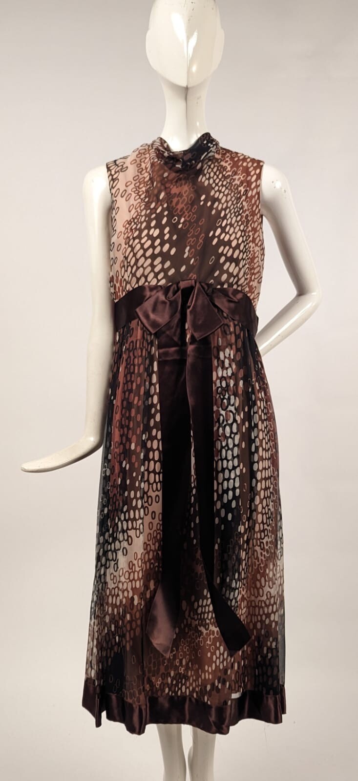 DESIGNER MOLLIE PARNIS 1970’S MOD DOT PRINT SILK CHIFFON DRESS – MUSEUM QUALITY