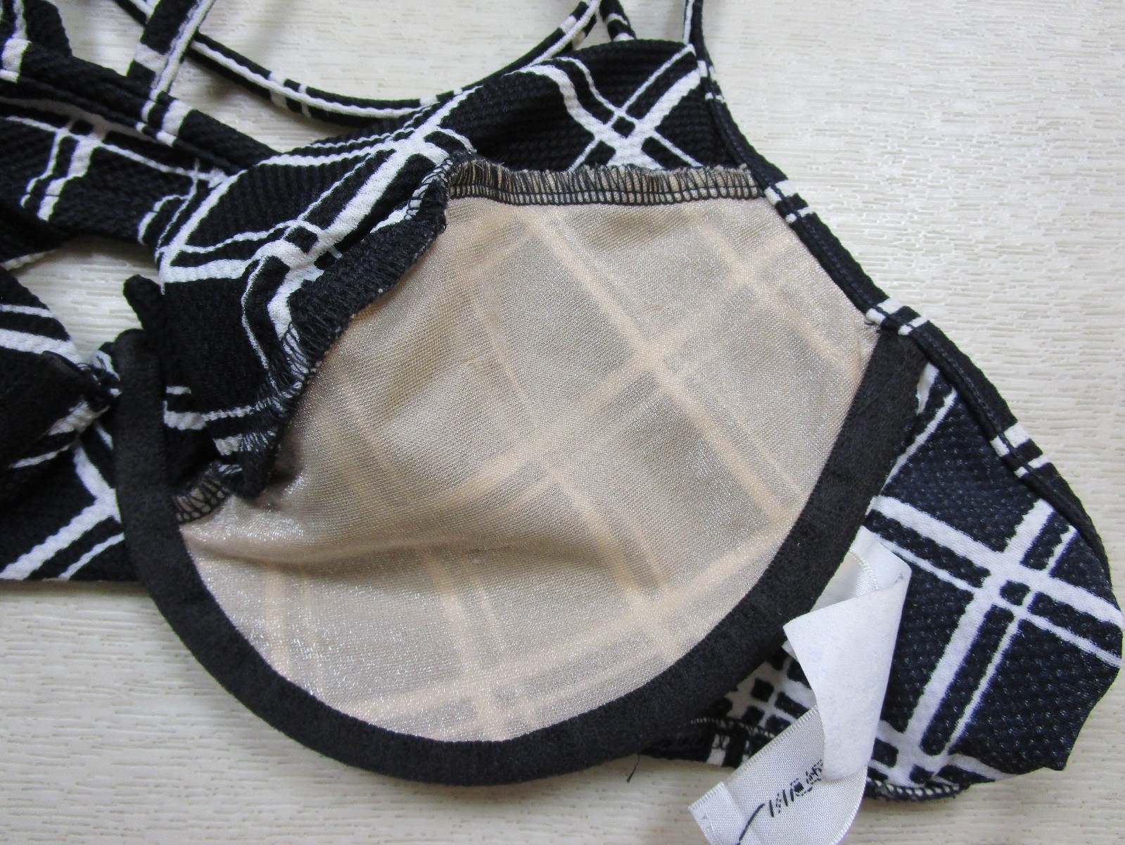 Vintage 90s Underwire Swimsuit Top (10) Low Cut Lightly Lined Textured