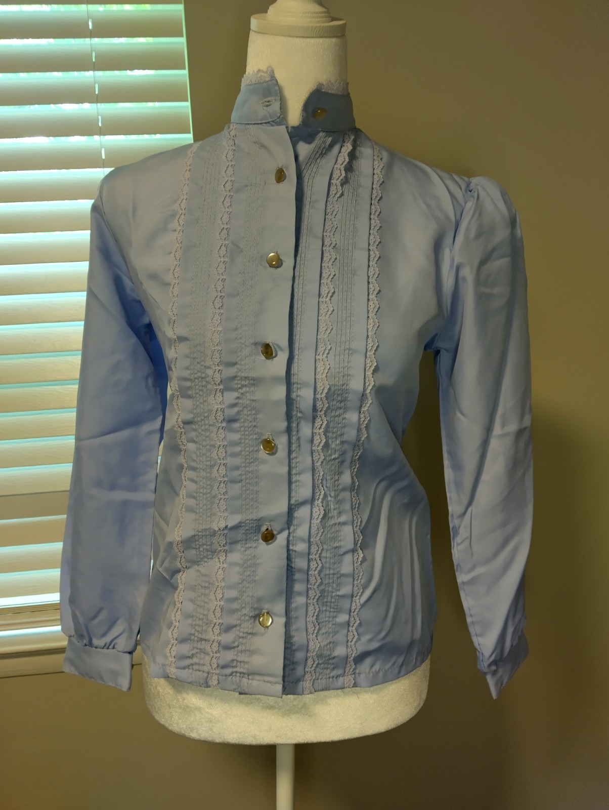 Lady Holiday Women Vintage Style Victorian Linght Blue Blusa Lance Trim Size S
