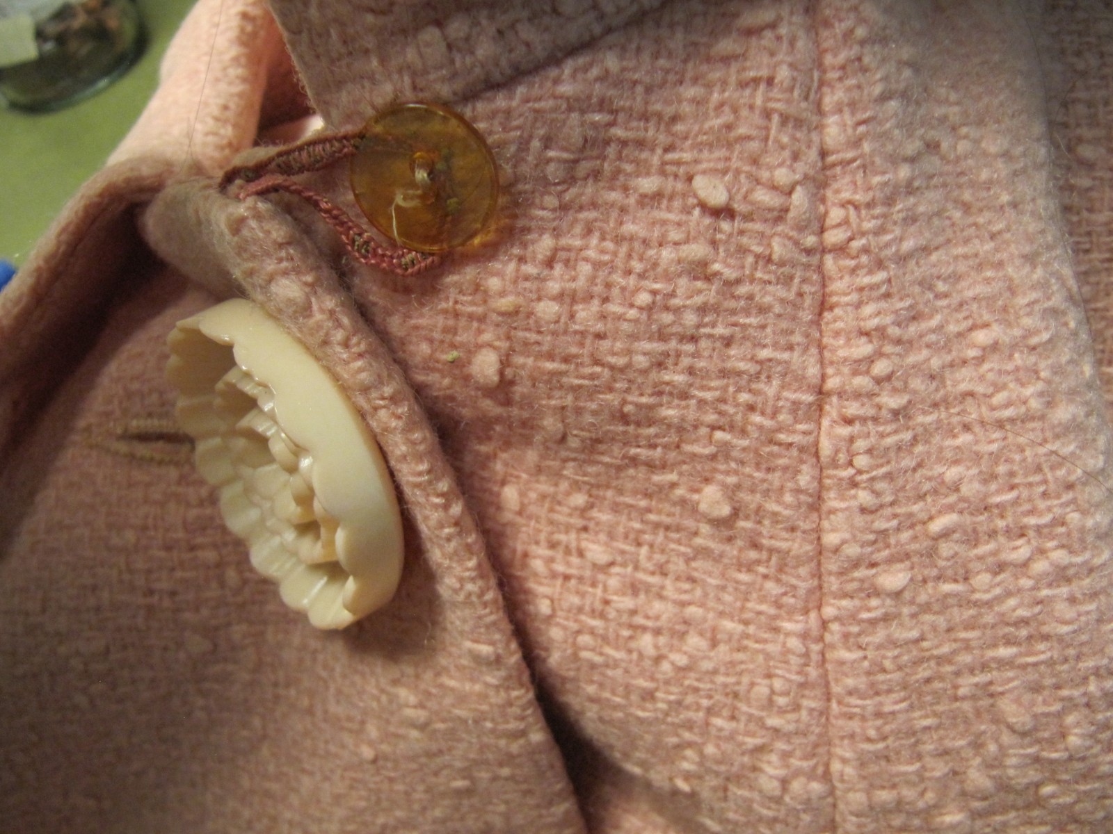 Vintage 50s Women’s Pink Boucle Wool Coat Flower Buttons Fits Size Large 12 14