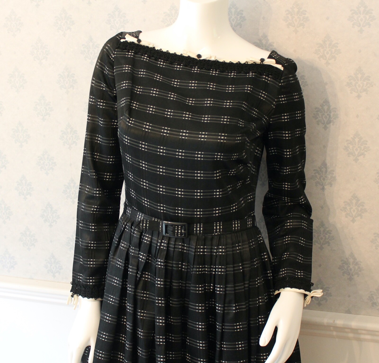 Vintage 1950s Black and White Checkered Long Sleeve Swing Skirt Dress