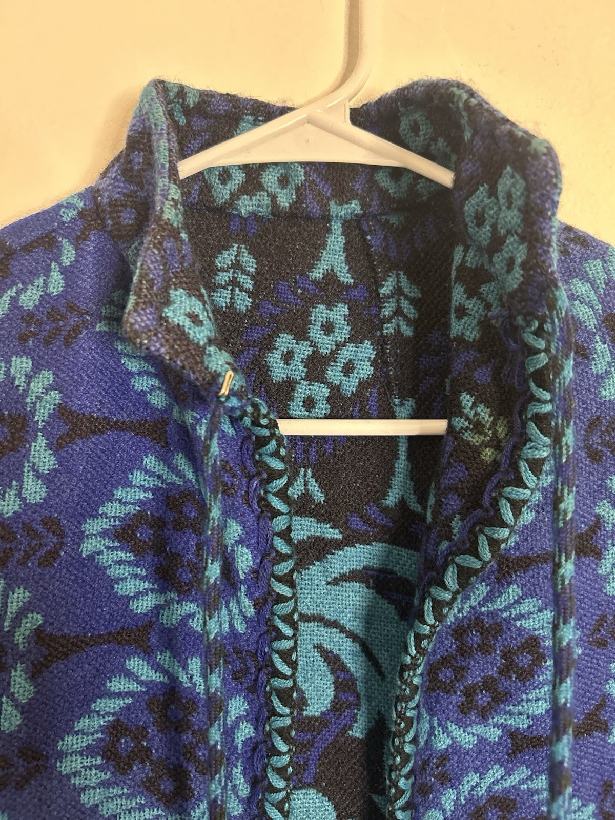Vintage 60s 70s Tapestry Arvi Poncho Cape Shawl Wrap Vibrant Turquoise Blue O/S