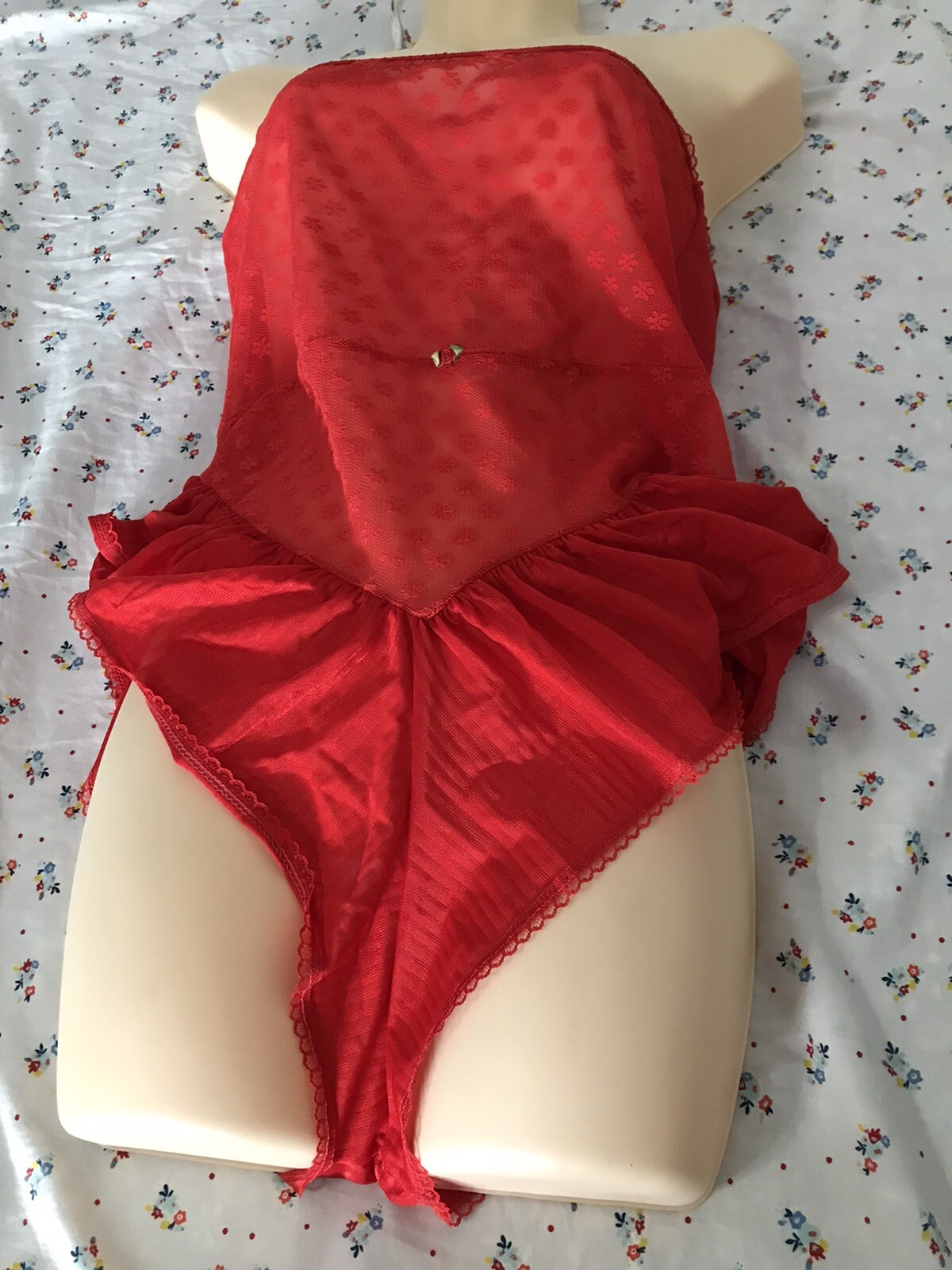 VINTAGE Spotlight Beautiful Red Panties 100% Nylon Size S