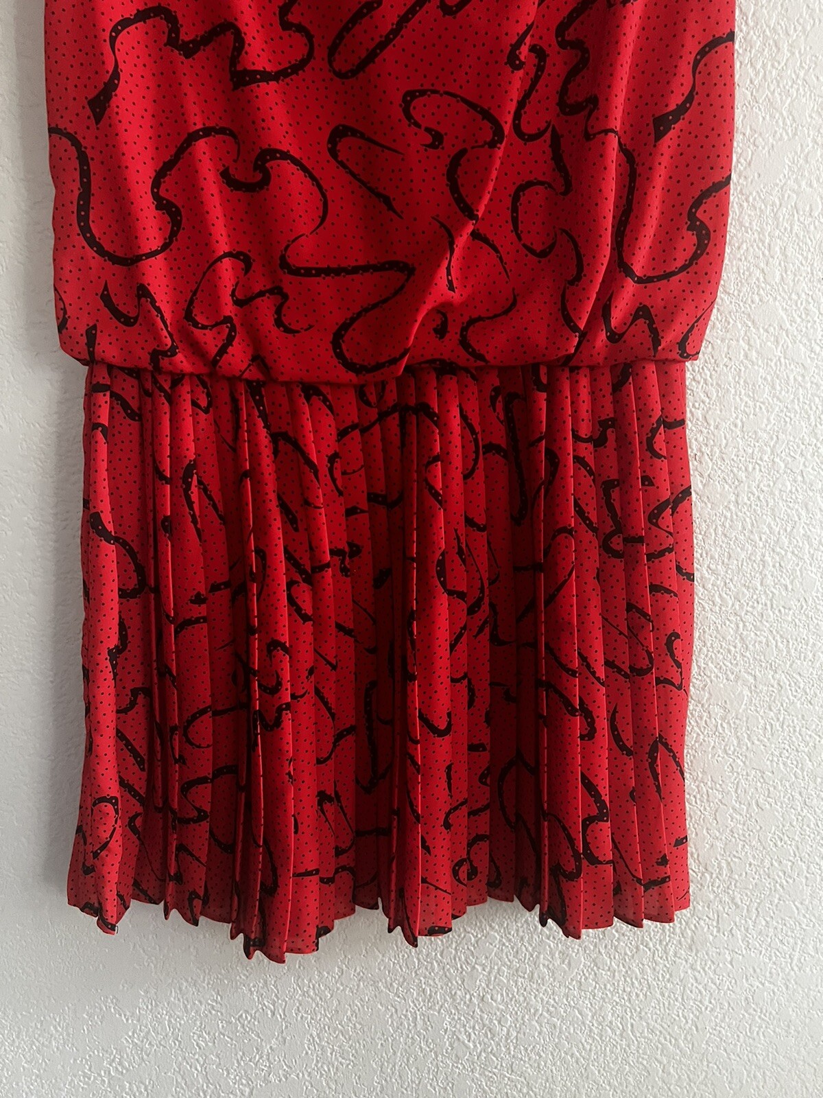 Vintage 70’s Diamond Run Women’s 100% Polyester Red Drop Waist Dress- Black/Red