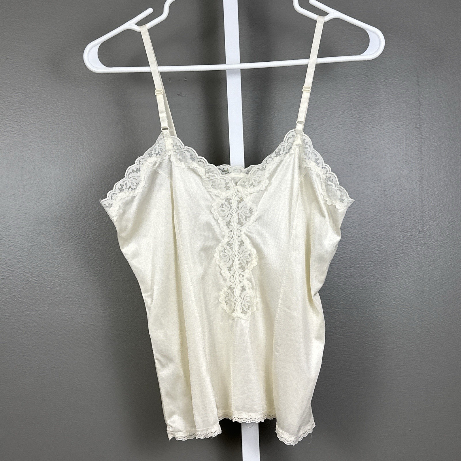 Vintage Fortune Camisole Cami Top Size Medium Ivory Cream Lace 100% Nylon USA