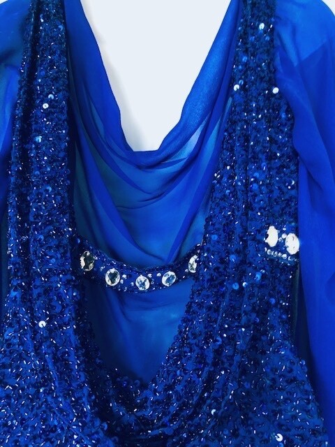 Vintage Sherri Hill Sequined Royal Blue Dress size 8P 100% silk / Match Clutch