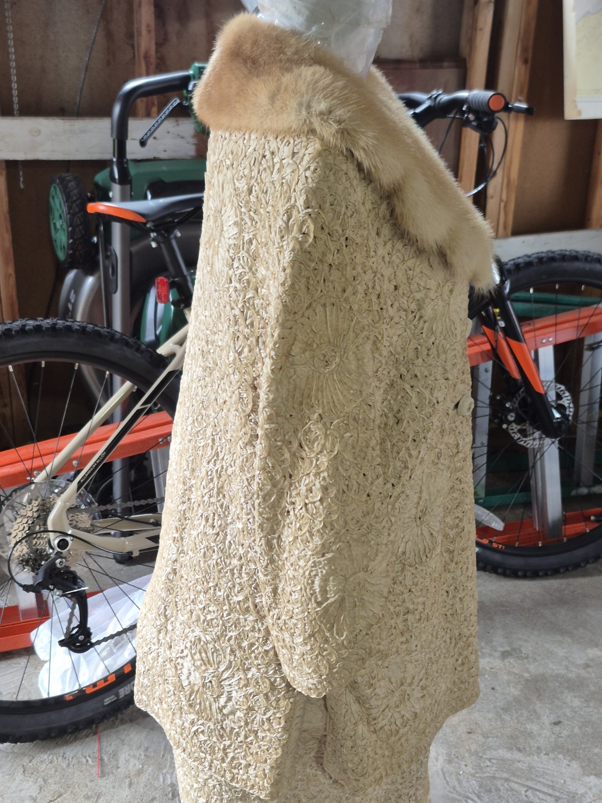 1950’S 3 PIECE WOMANS SUIT made By Kobren SATOUCHE Lace, White Mink,…