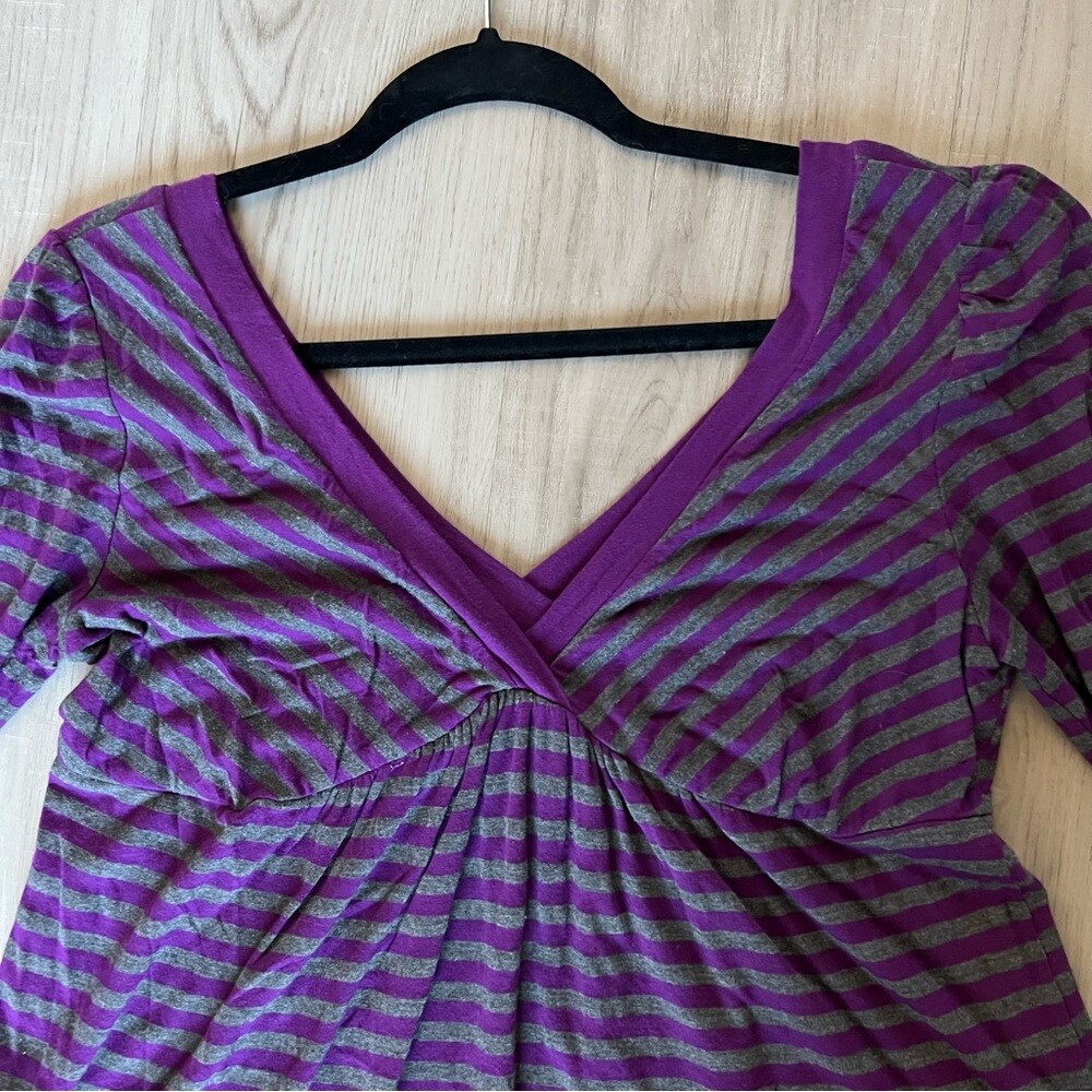 EUC Splendid dress sz L purple and heathered grey stripes. 3/4 sleeves deep V