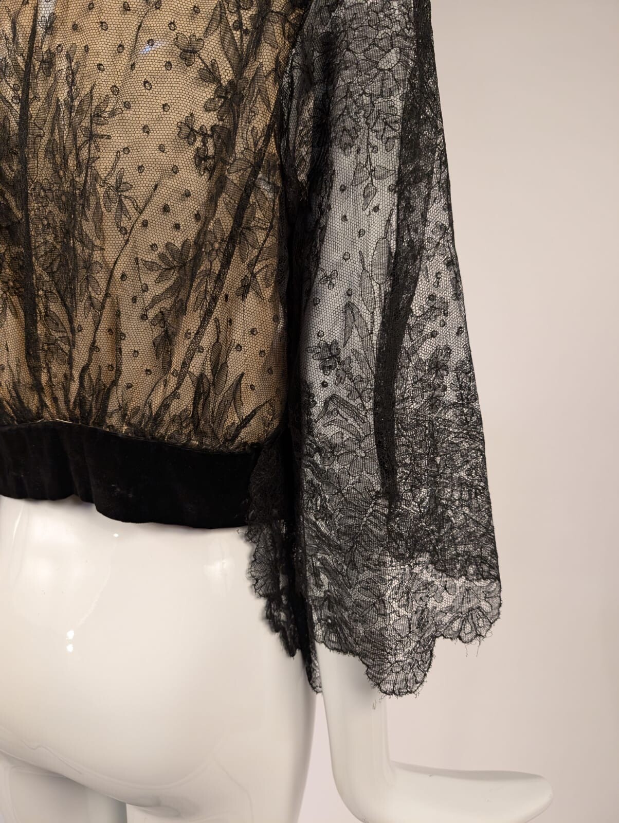 EDWARDIAN BLACK CHANTILLY LACE BLOUSE W CAT AND NINE TAIL PATTERN