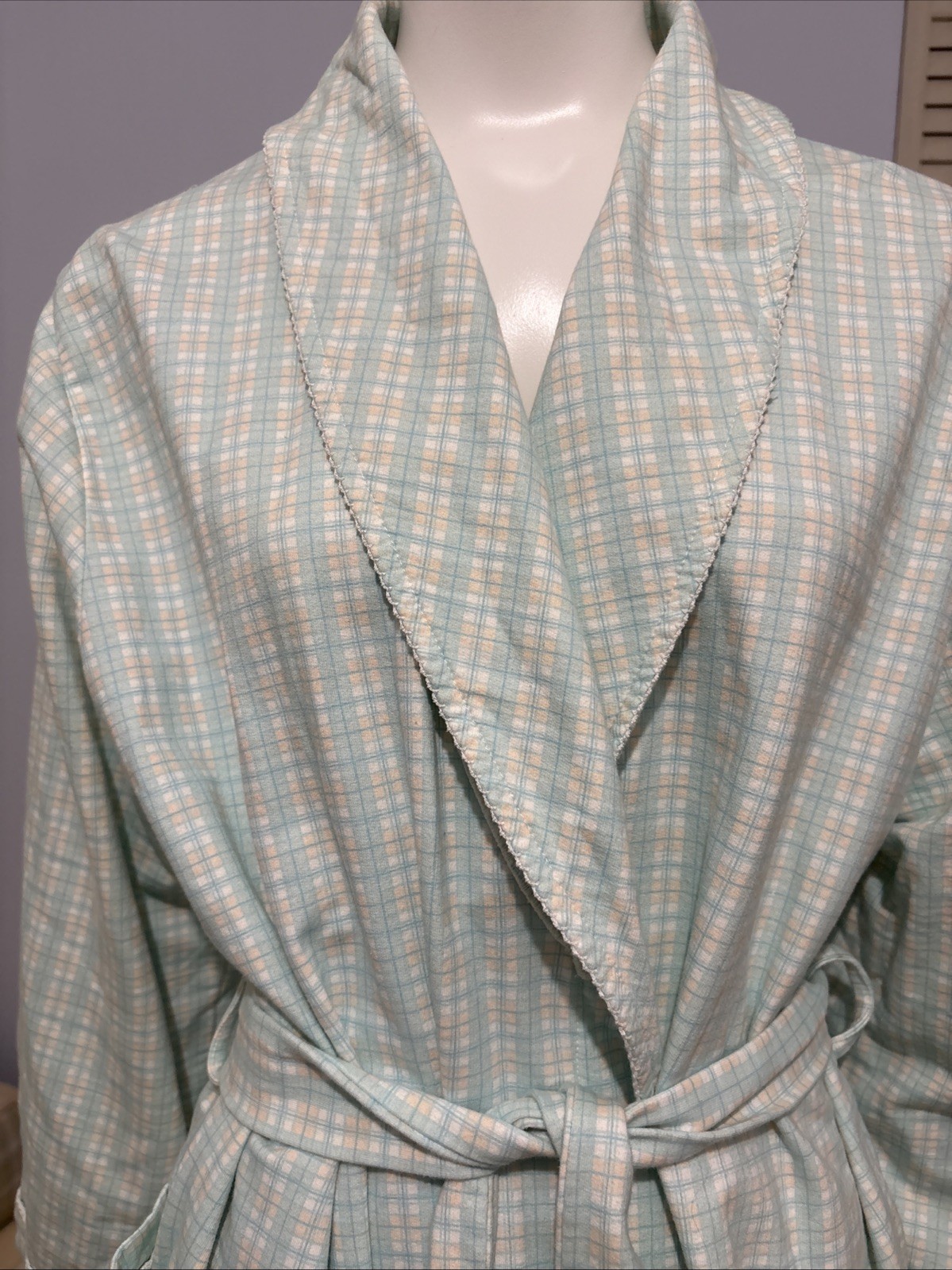 VTG Blue Tan Plaid Robe Collar Pockets Belt Eyelet Trim Miss Elaine Sz L