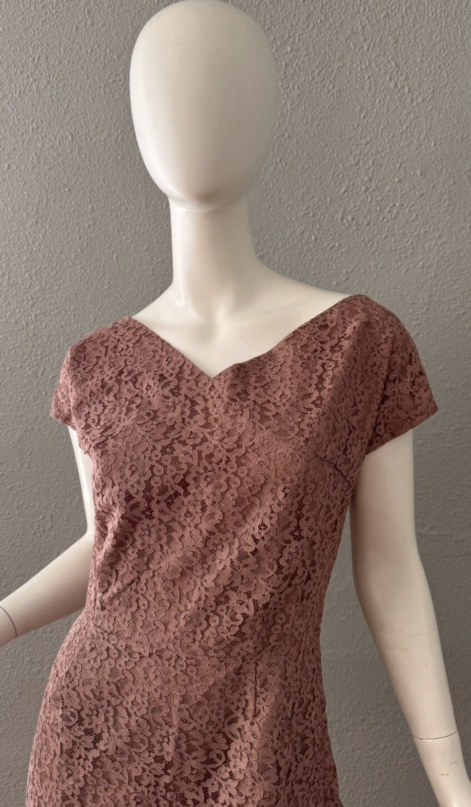 Vintage 50s 60s Mauve Pink Lace Wiggle Sheath Cocktail Dress S