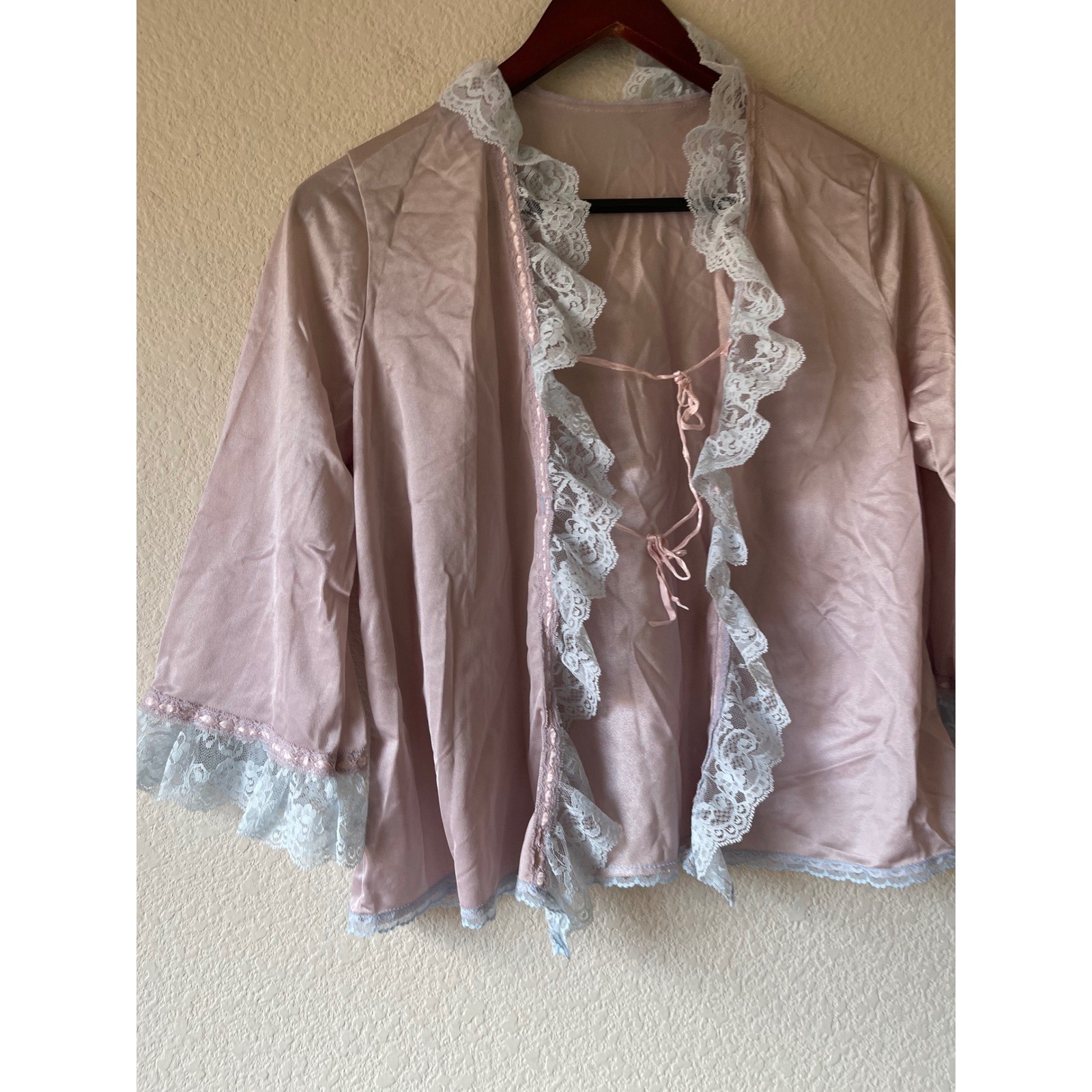 Vintage Pink Purple Satin Lace Trim Bed Jacket Tie Front Medium