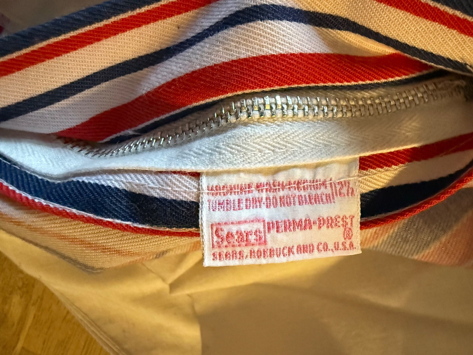 VTG 70s Sears Women’s Red, White, & Blue Striped Wide Leg Capri Pants – 28 In