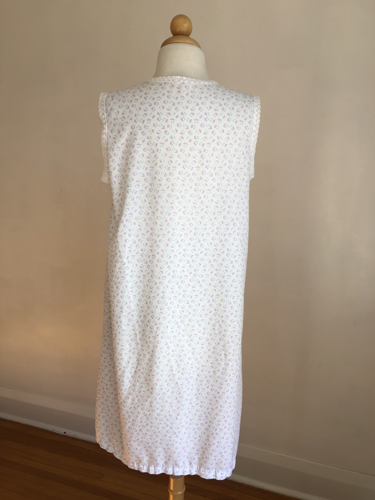 GORGEOUS VTG REGAL ROSE Purple Floral White Lace Soft Cotton Nightgown SZ M