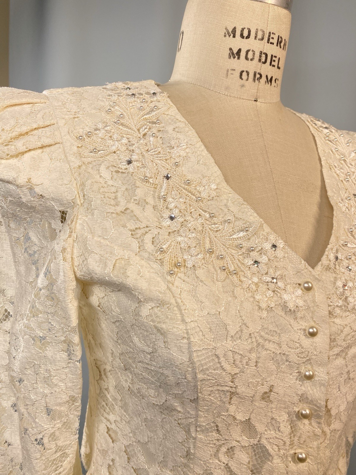Vintage Skirt & top set SIZE SMALL 9/10 Ivory white lace wedding CACHET 80s 90s