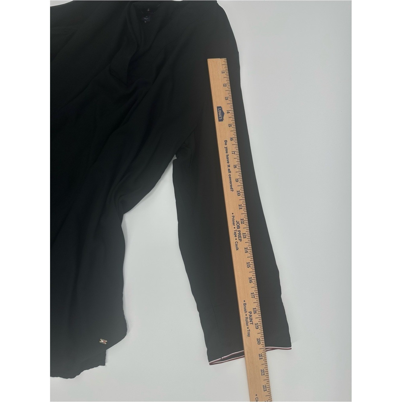 Tommy Hilfiger Black Split Neck Blouse Women’s Medium 3/4 Sleeve Viscose 1273