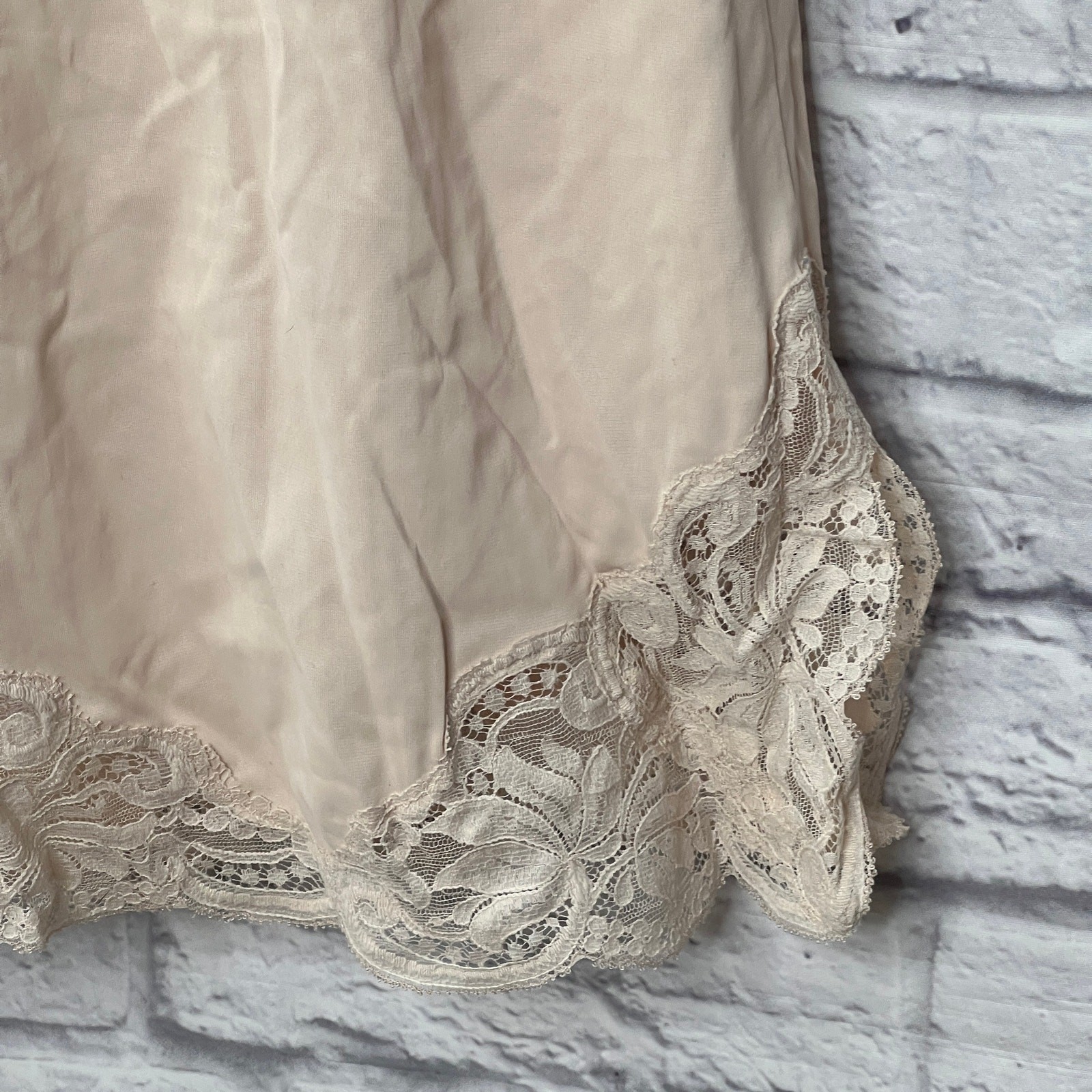Vintage Shadowline Half Slip Camisole Set Pillow Tab Beige Size 32/S Lace