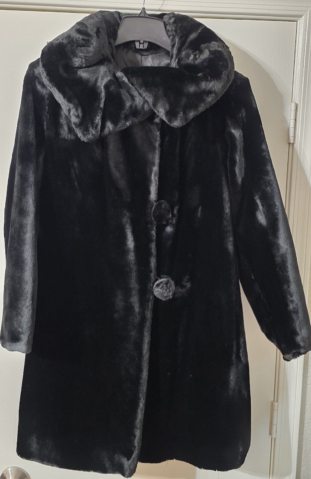 Vintage (1920s-1940s) black dyed muskrat fur coat (Hudson Fabri) Large Beautiful