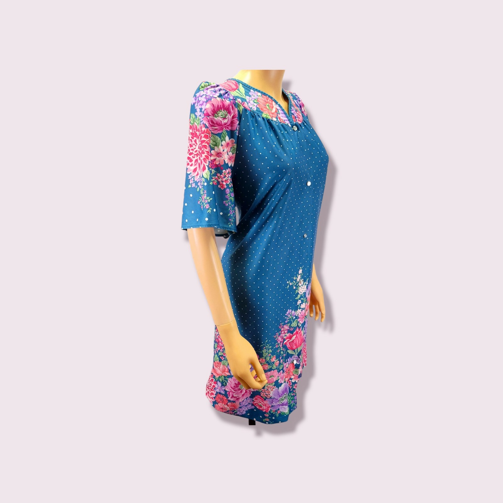 Carriage Court Women Floral Night Gown Pearl Snaps Vintage 80’s Floral