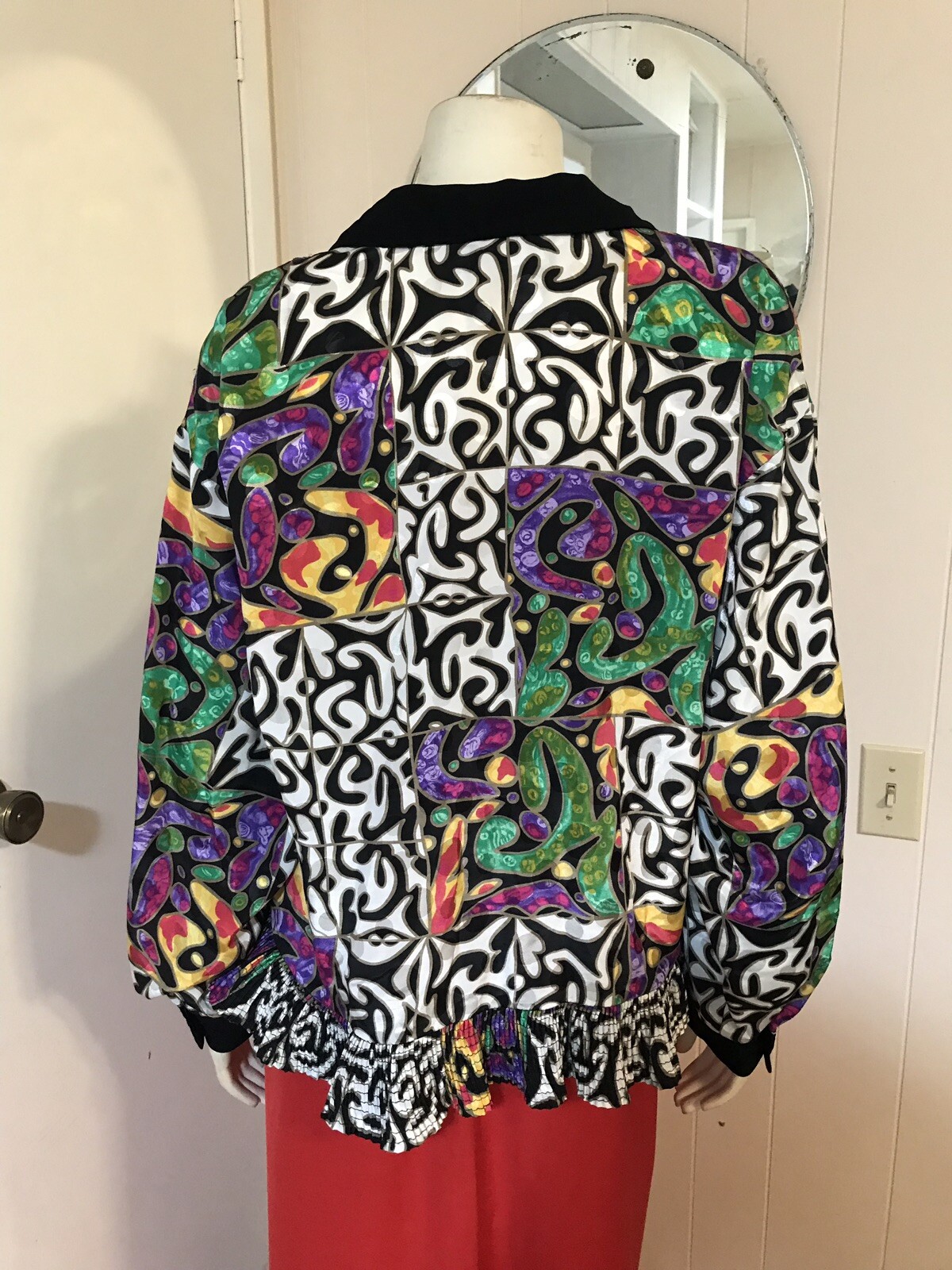 Vintage 1980s Siasia New York Colorful Asymmetrical Black & Abstract Top Gen Sm