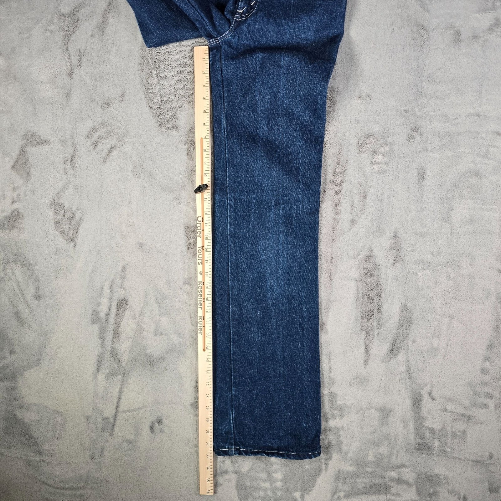 Vintage 1980’s Made in Greece Levi’s Womens White Tab Blue Jeans (25×32)