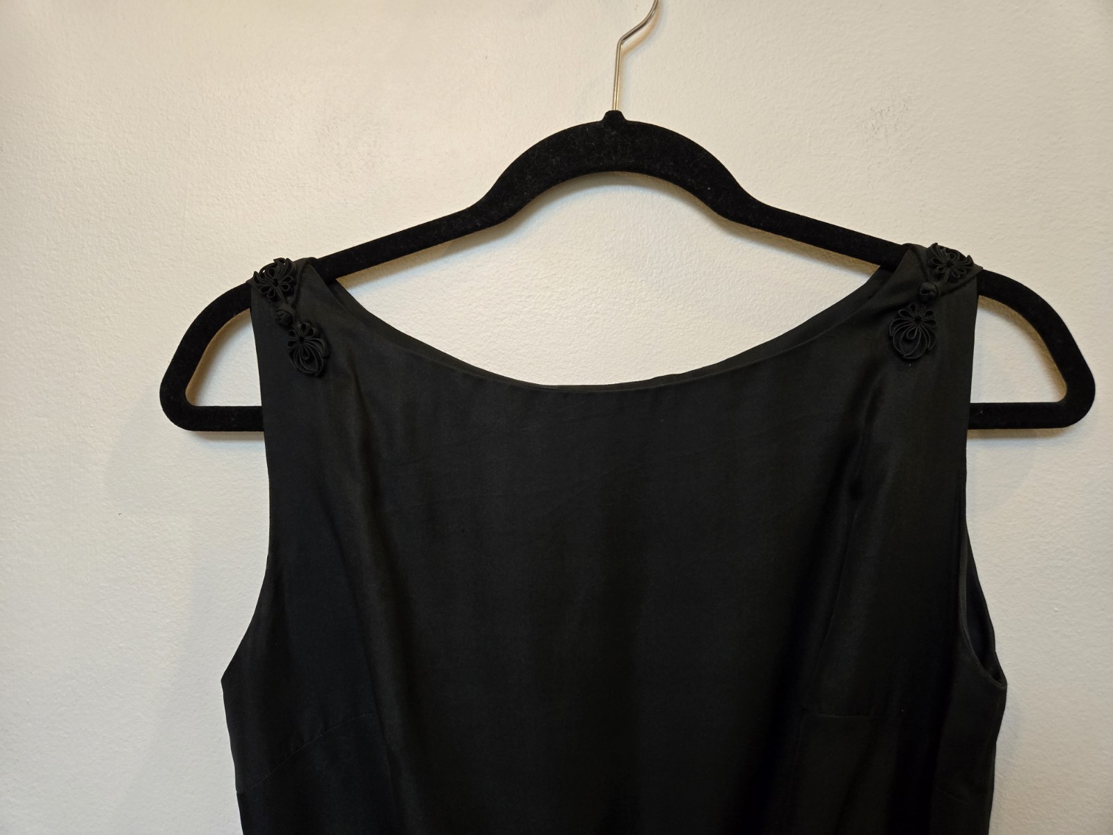 Vintage Saks Fifth Ave 100% Silk Dress Lbd Sheath Sz 8 Black Royal Crown Colony