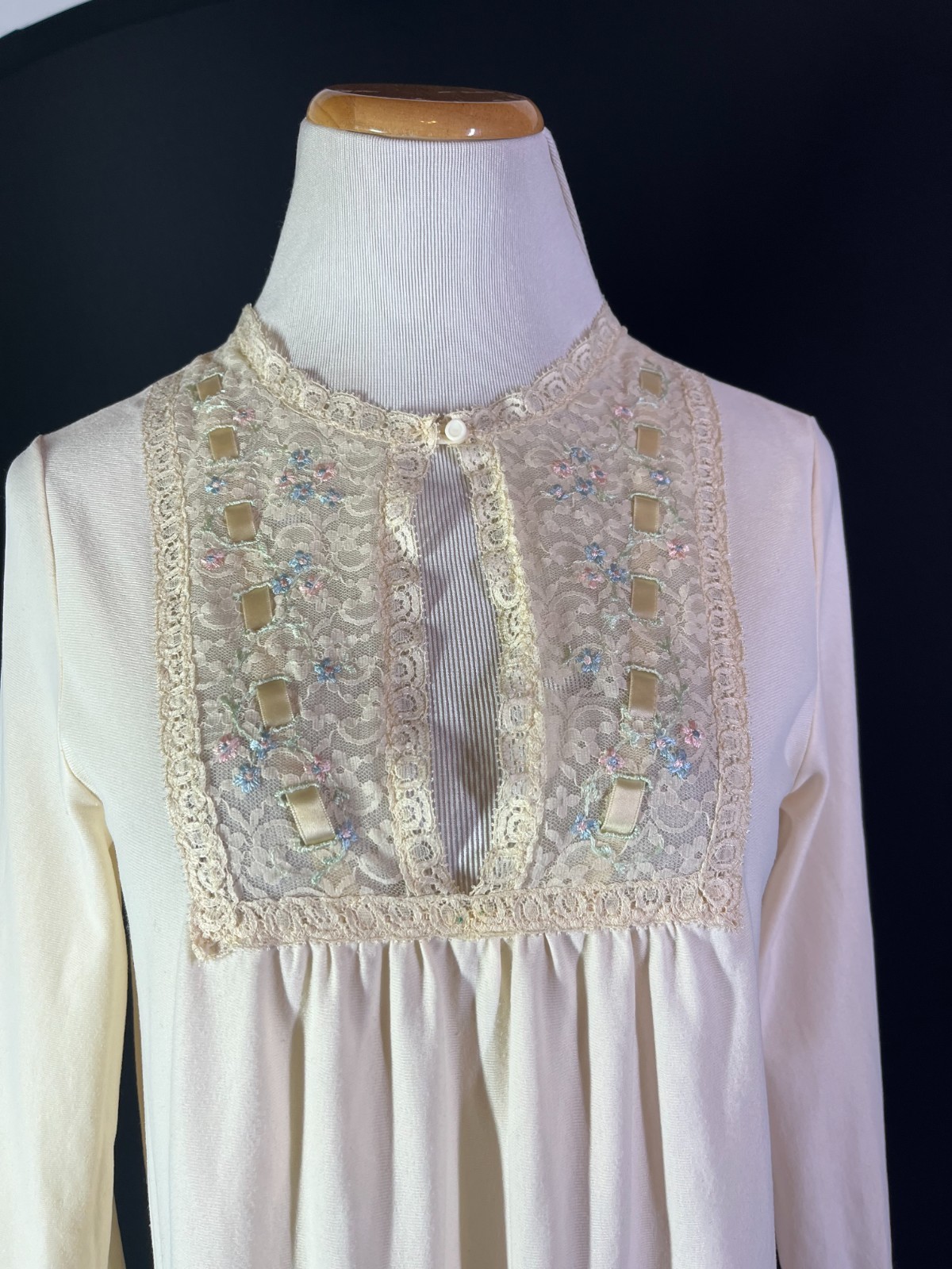 Vintage 70s Sears Size 32/34 Nightgown 3/4 Sleeves Lace Floral Neckline