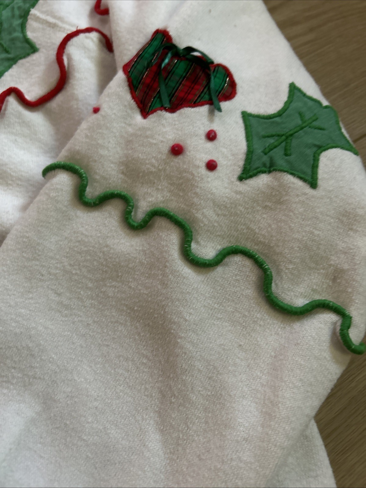 Vtg 80s Pannill Women’s XL Holly Holiday Christmas Raglan embroidered sweatshirt