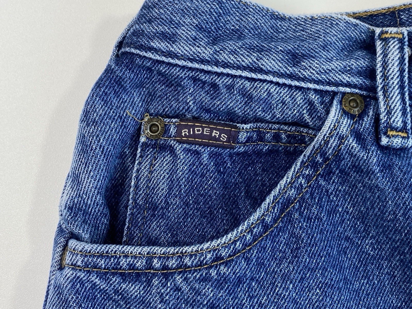Vintage RIDERS women’s high-waisted 100% cotton blue denim jeans SIZE: 14M